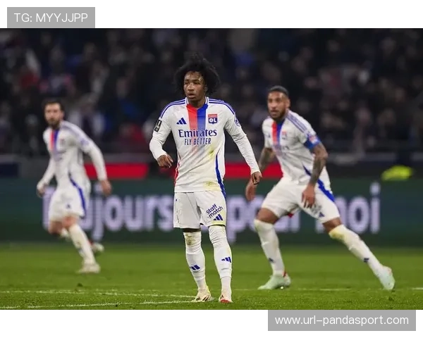 里昂实现队史第二次各项赛事10连胜